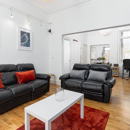 Air Host & Stay - Rockfield House - Sleeps 8 Liverpool Exterior foto