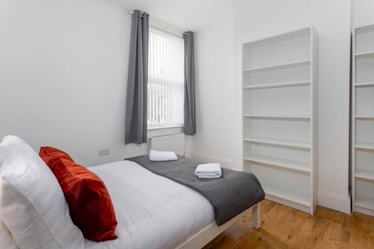 Air Host & Stay - Rockfield House - Sleeps 8 Liverpool Exterior foto