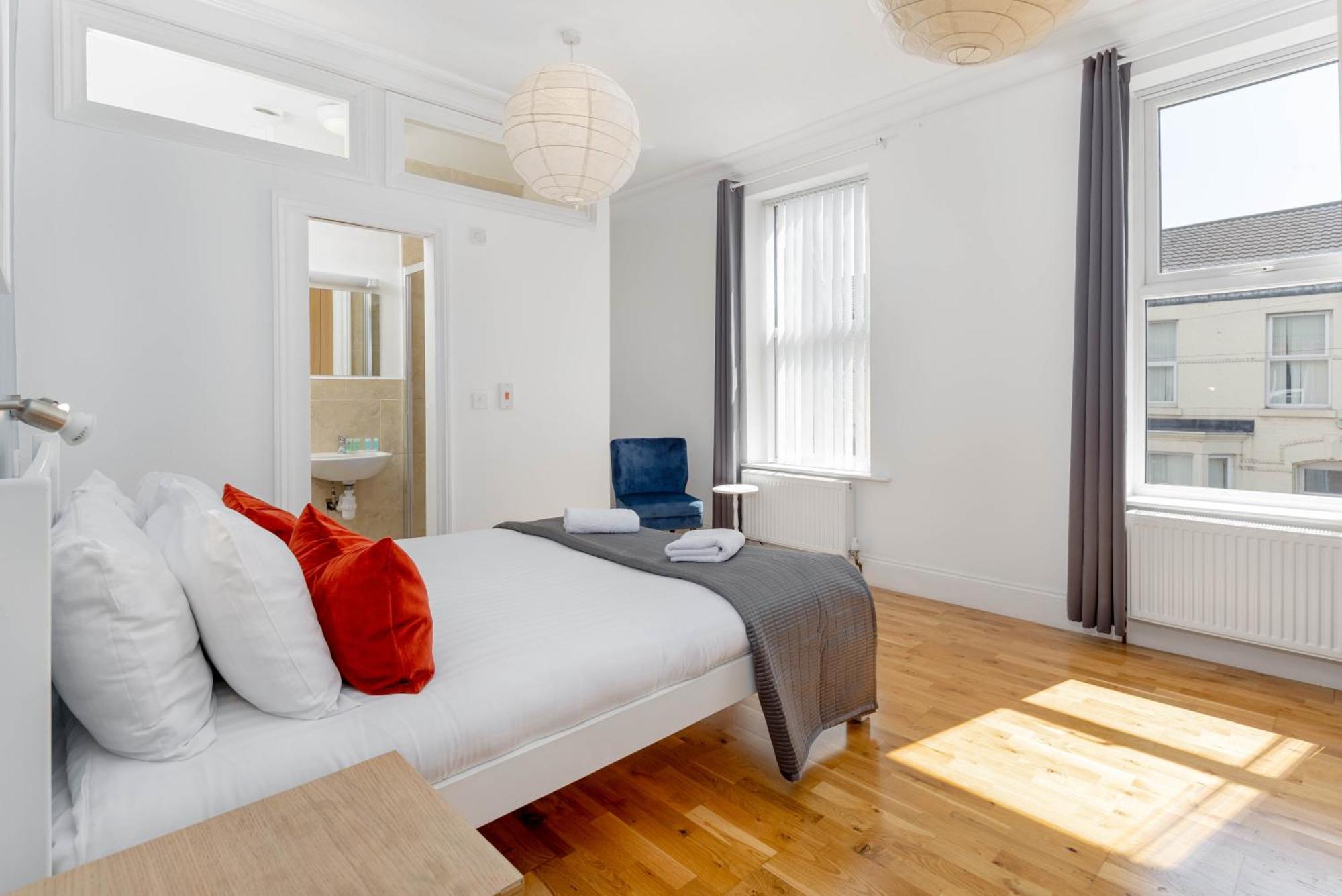 Air Host & Stay - Rockfield House - Sleeps 8 Liverpool Exterior foto